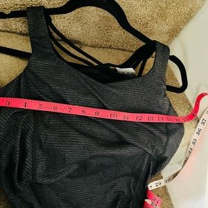 Lulu Lemon Tank Top, perfect for workout no tags, please see pictures